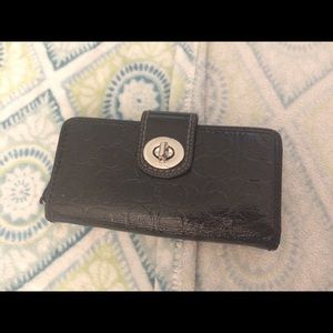 Vintage Coach wallet in very good condition.
